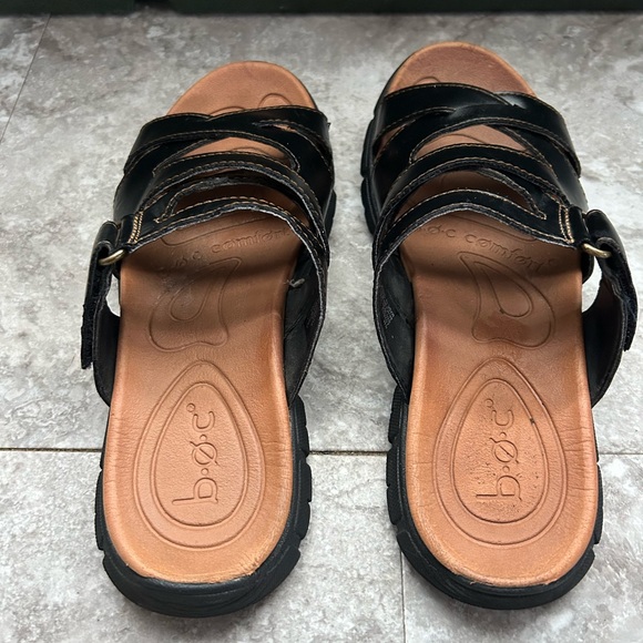 b.o.c. Women's Black Leather Comfort Slide Sandals Criss Cross Strap 8 - Picture 6 of 8